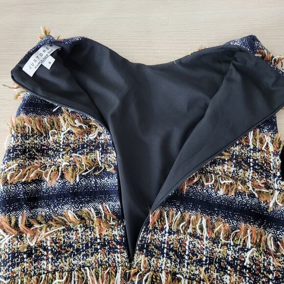 Just Drew Tweed Fringe Boucle Shift Mini Dress Metallic Neutral Sleeveless 6 - Picture 7 of 9